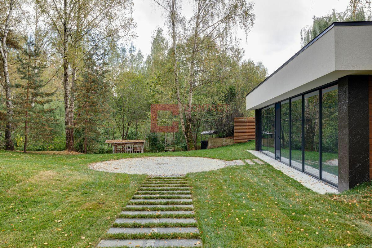 2-этажный коттедж 650 м² с отделкой