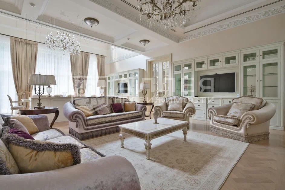 2-этажный коттедж 1 211 м² с отделкой