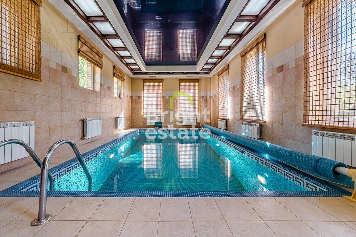 3-этажный коттедж 600 м² с отделкой