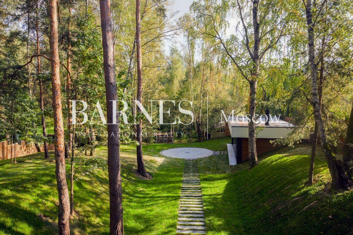 2-этажный коттедж 650 м² с отделкой