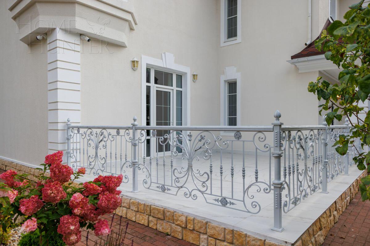 2-этажный коттедж 400 м² с отделкой