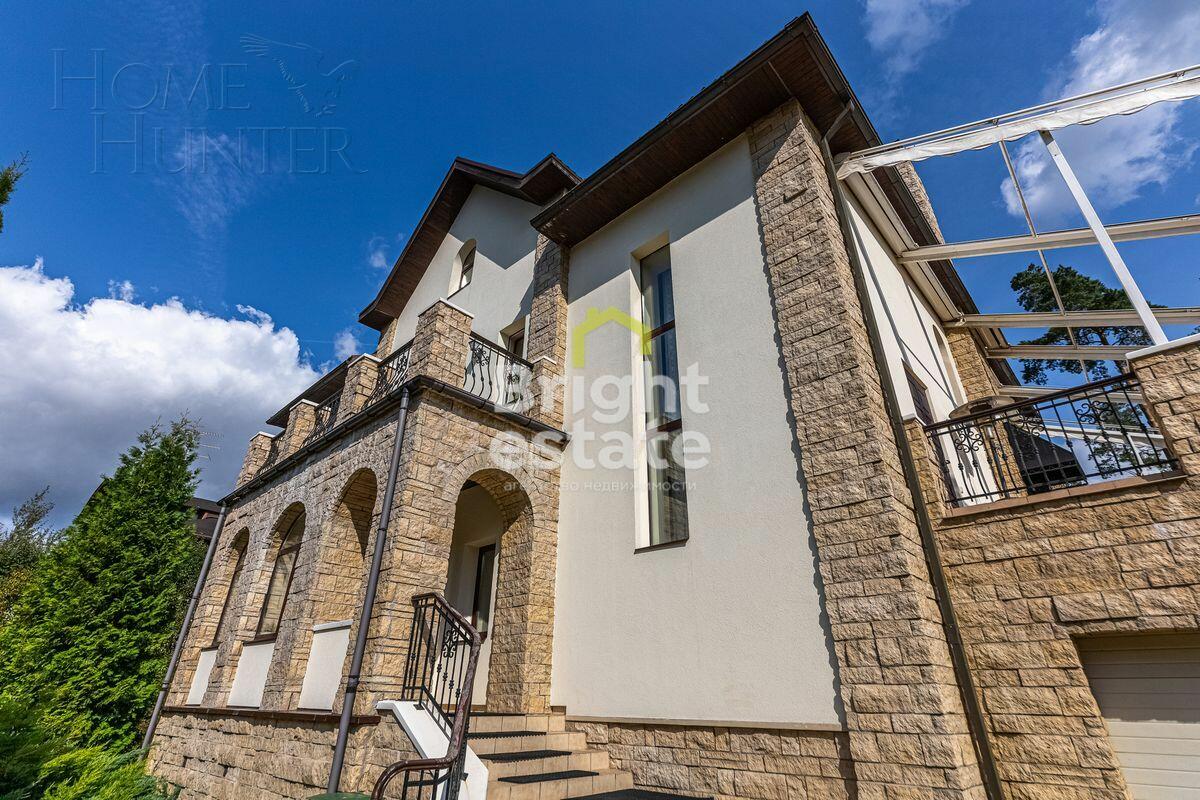 3-этажный коттедж 600 м² с отделкой