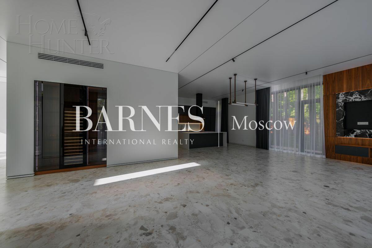 2-этажный коттедж 650 м² с отделкой