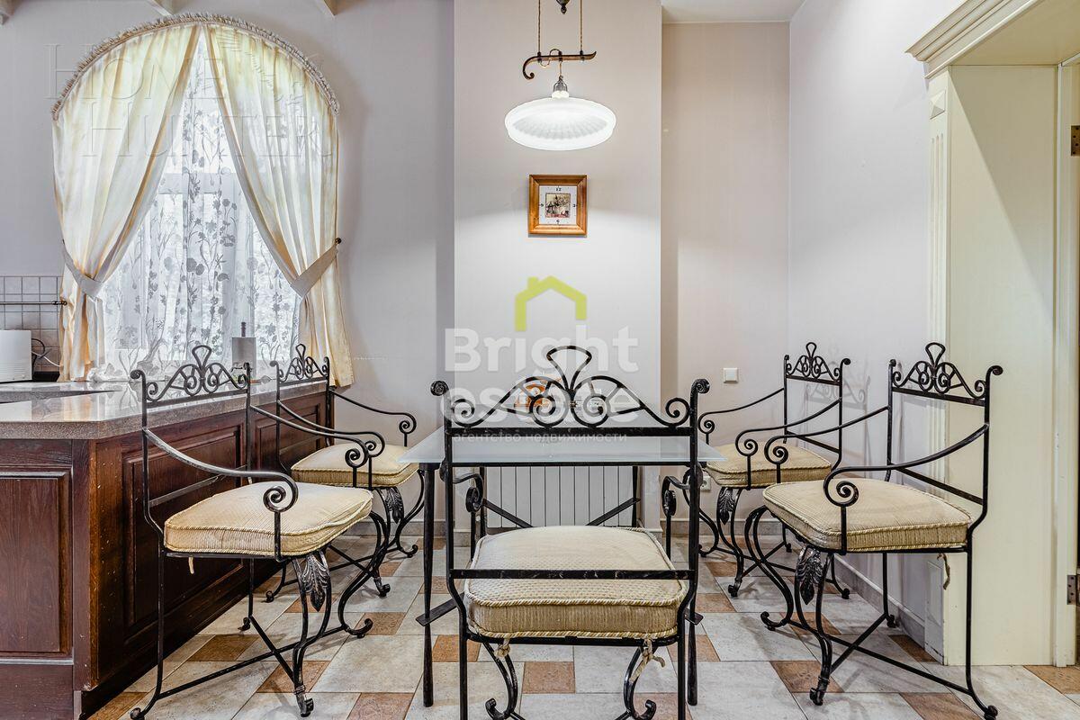 3-этажный коттедж 600 м² с отделкой