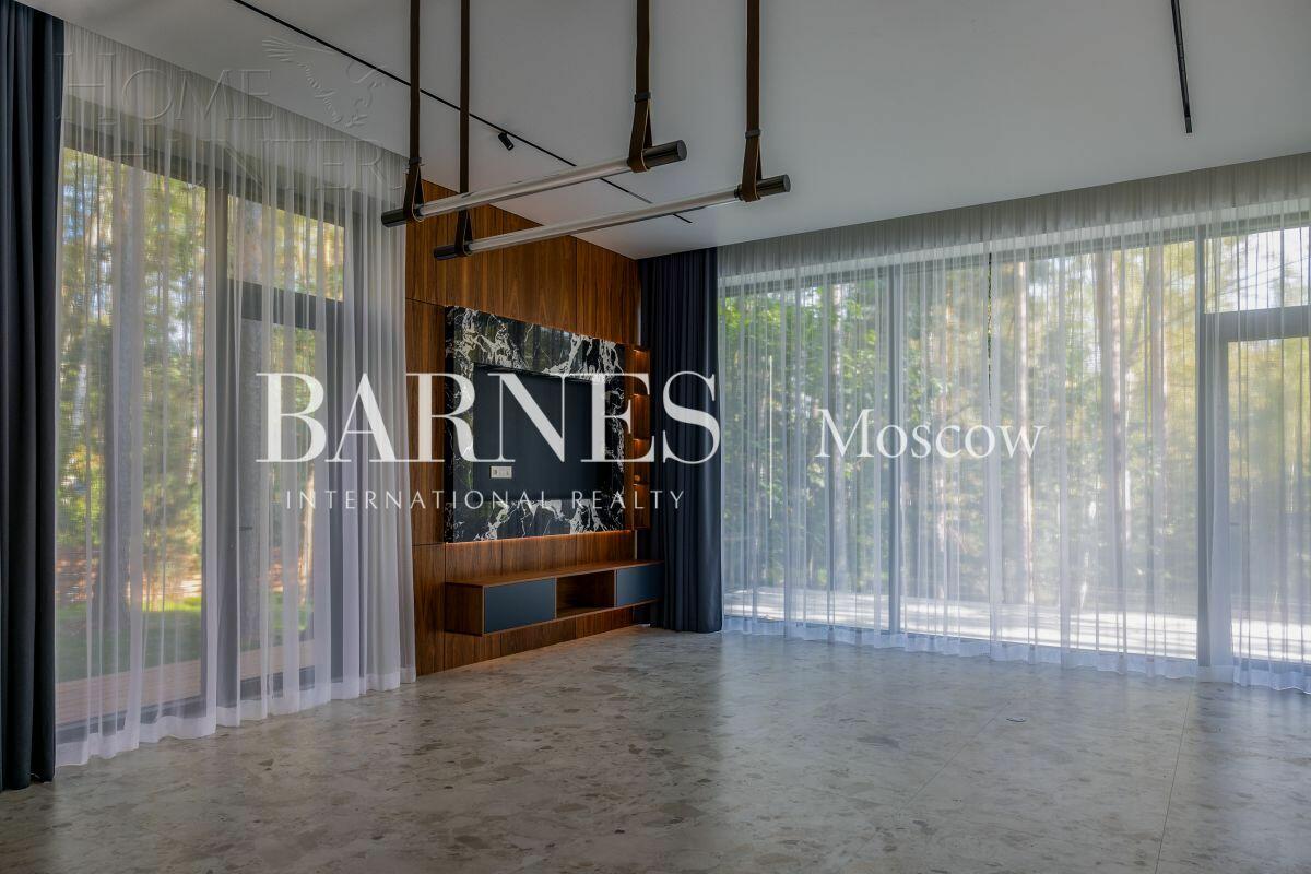 2-этажный коттедж 650 м² с отделкой