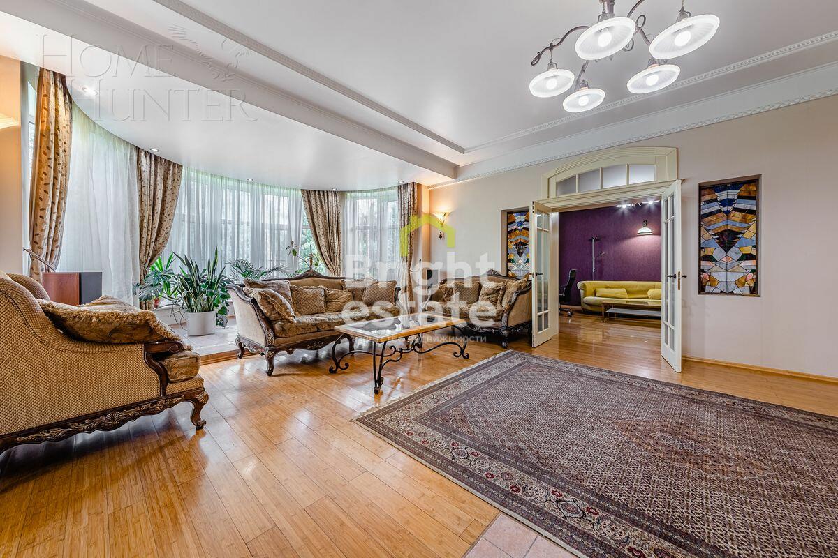 3-этажный коттедж 600 м² с отделкой