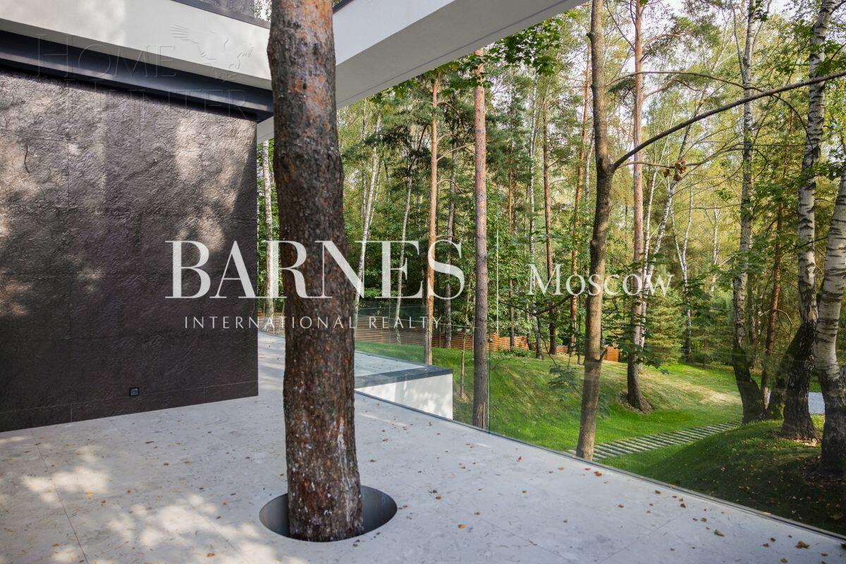 2-этажный коттедж 650 м² с отделкой