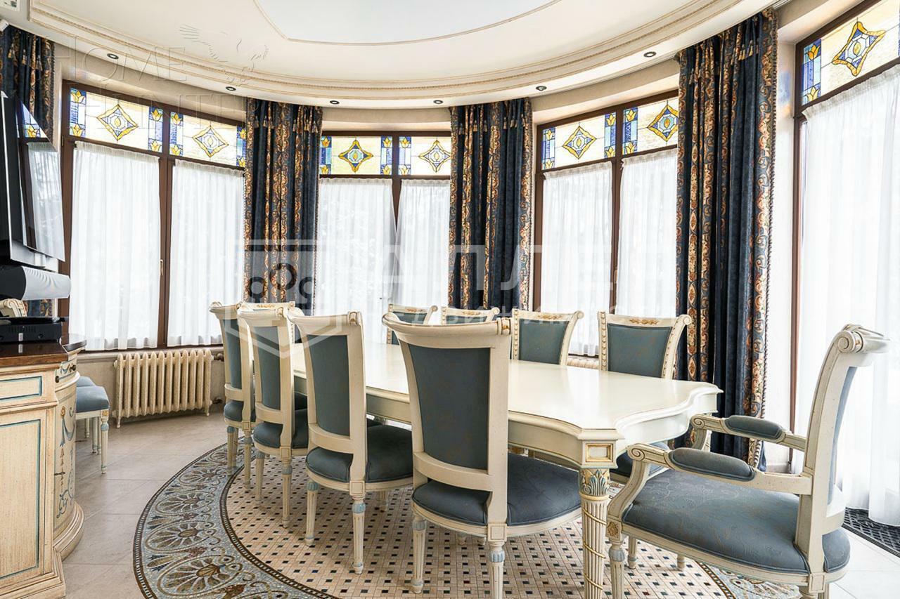 2-этажный коттедж 691.8 м² с отделкой