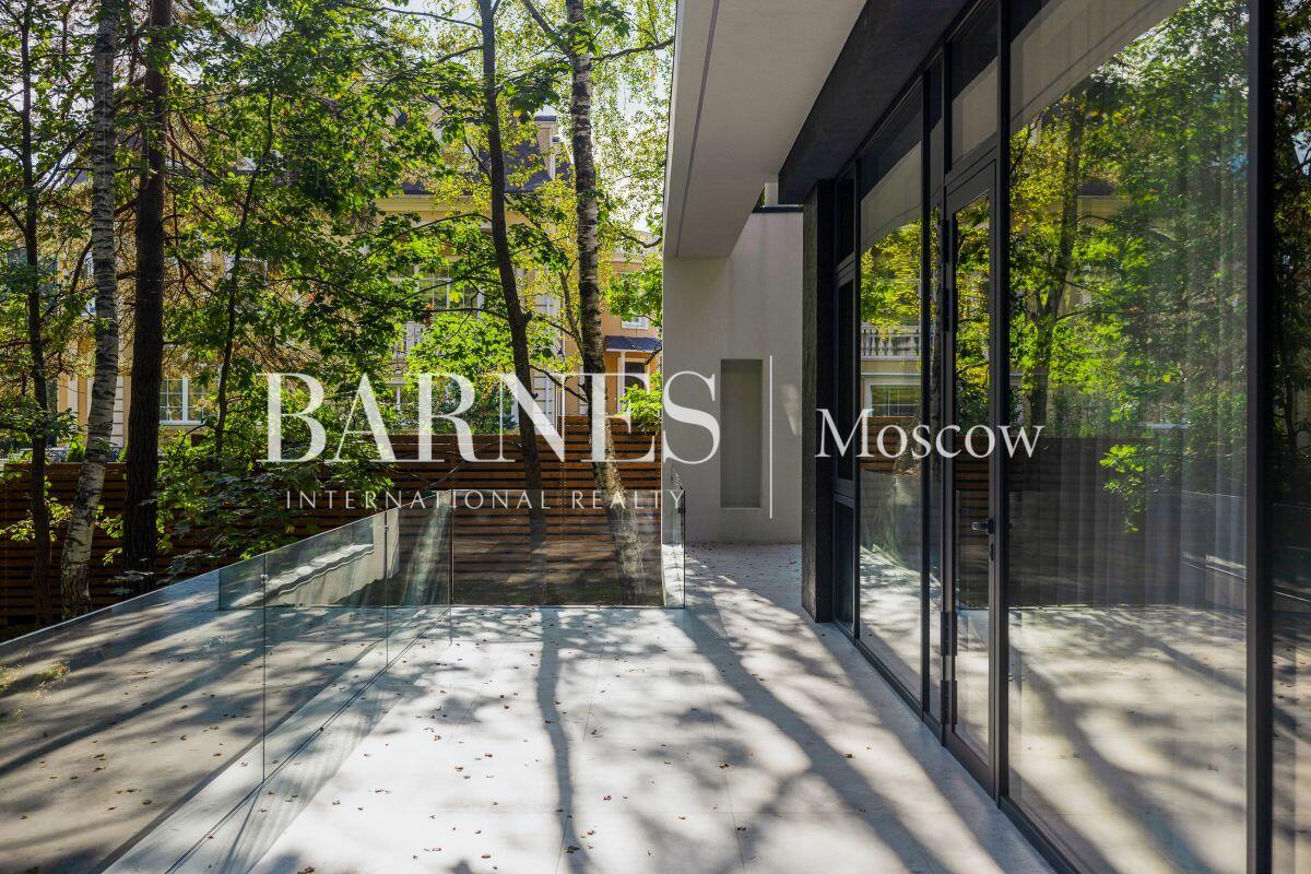 2-этажный коттедж 650 м² с отделкой