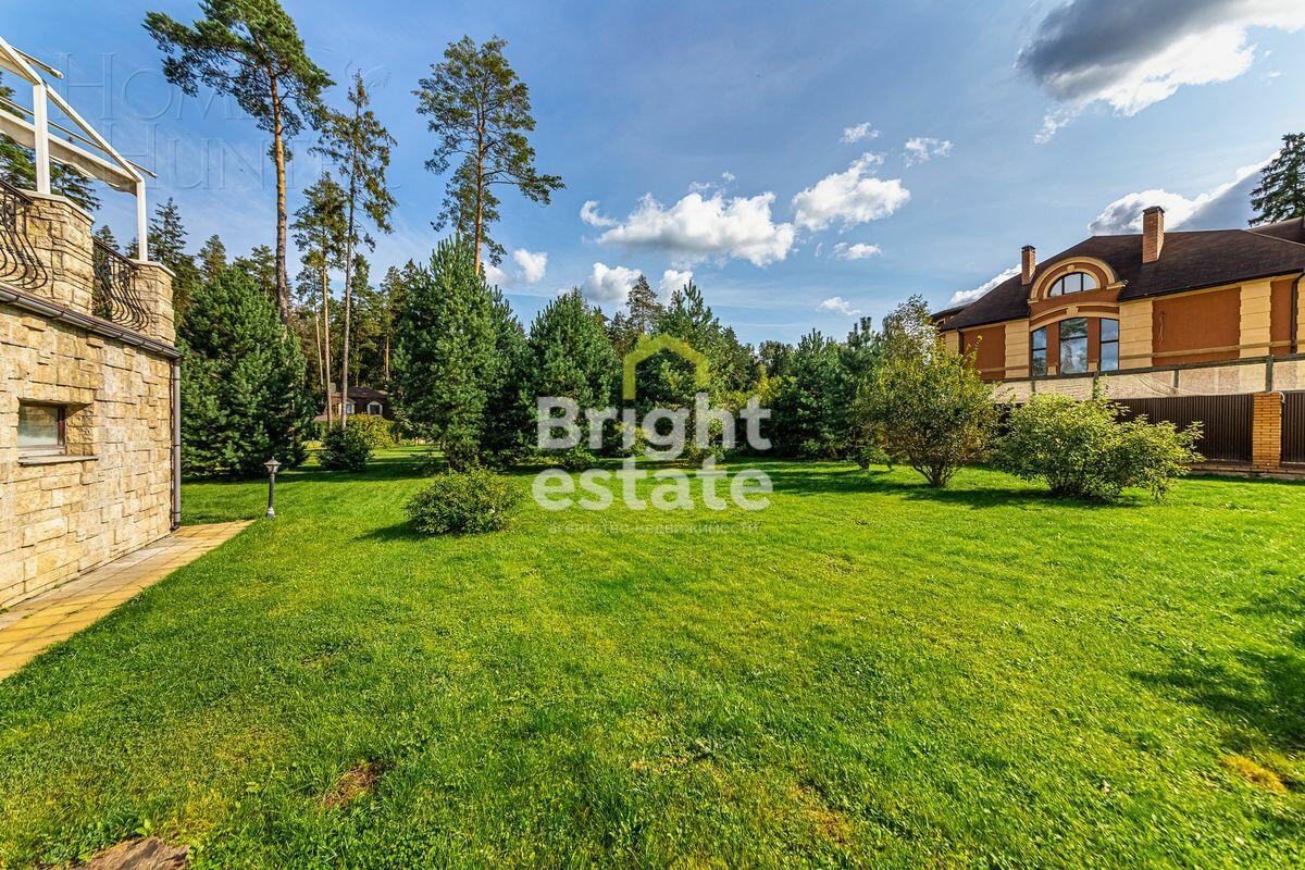 3-этажный коттедж 600 м² с отделкой