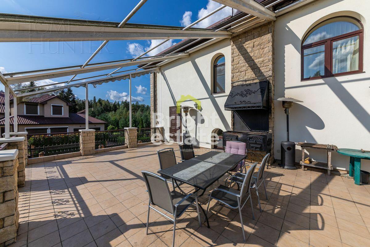 3-этажный коттедж 600 м² с отделкой