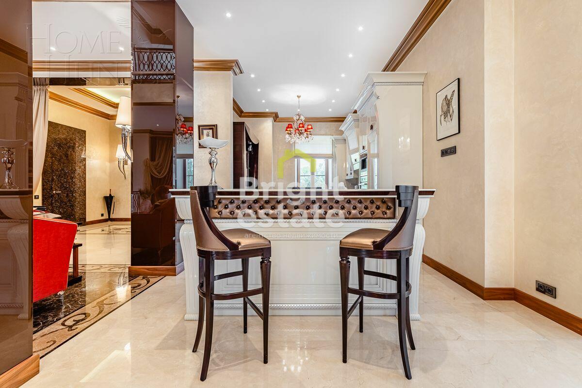 2-этажный коттедж 1 250 м² с отделкой