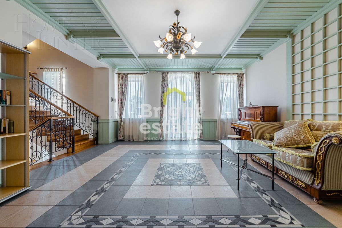 3-этажный коттедж 600 м² с отделкой