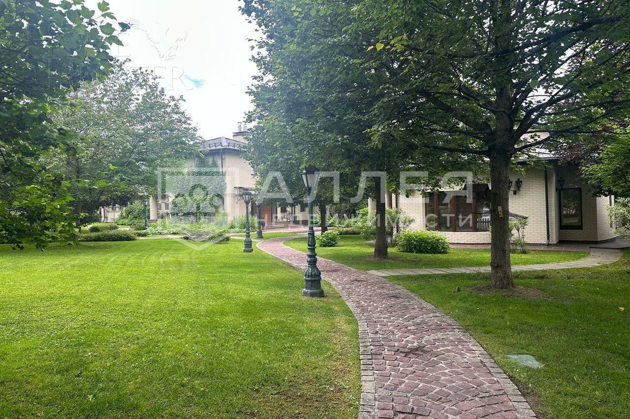 2-этажный коттедж 691.8 м² с отделкой