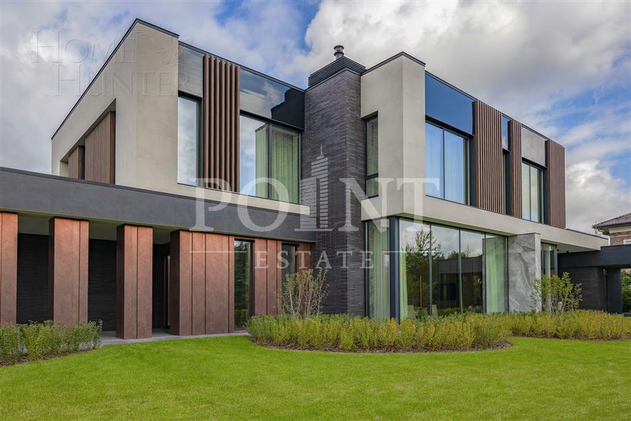 2-этажный коттедж 750 м² с отделкой