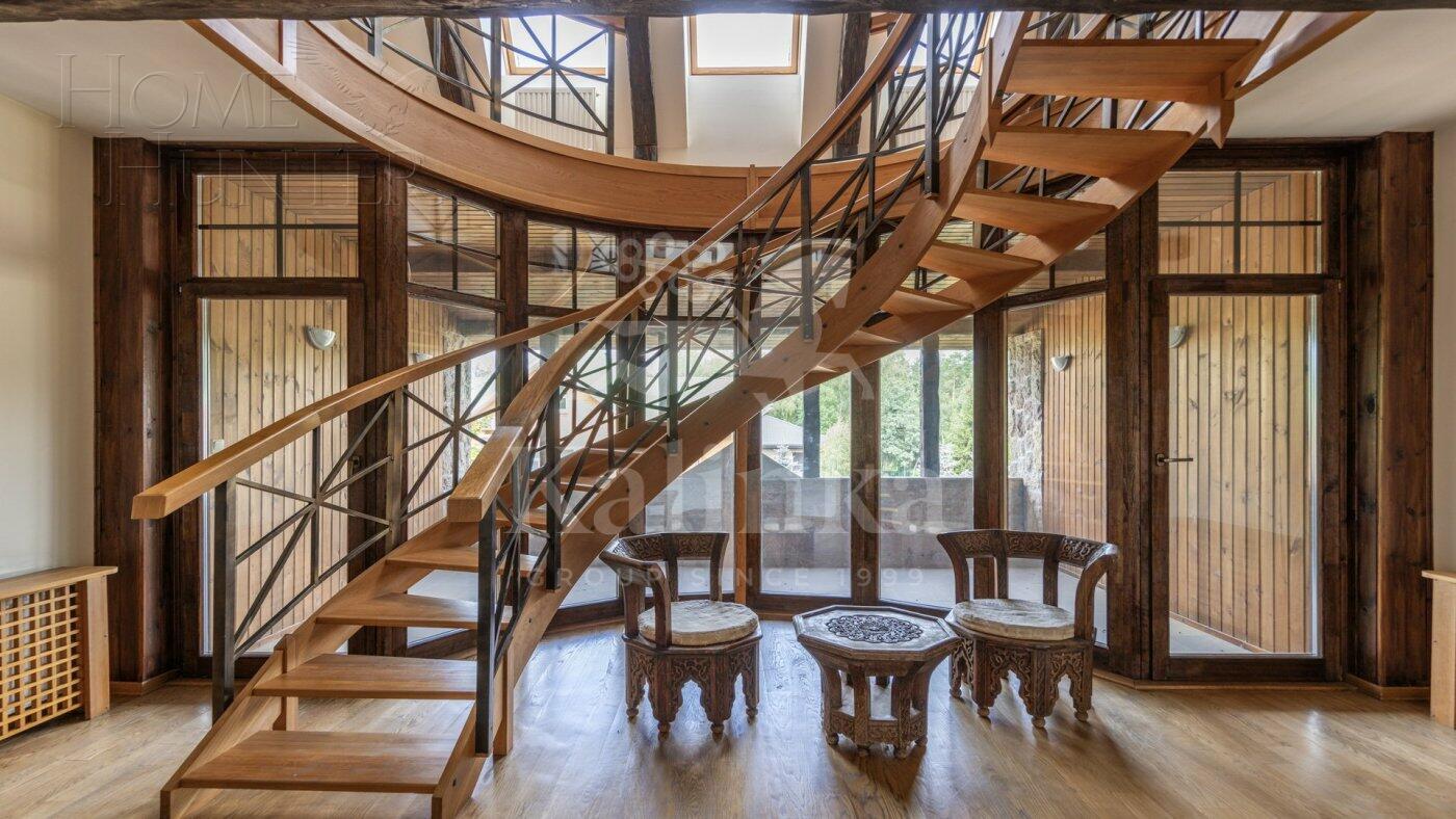 2-этажный коттедж 720 м² с отделкой