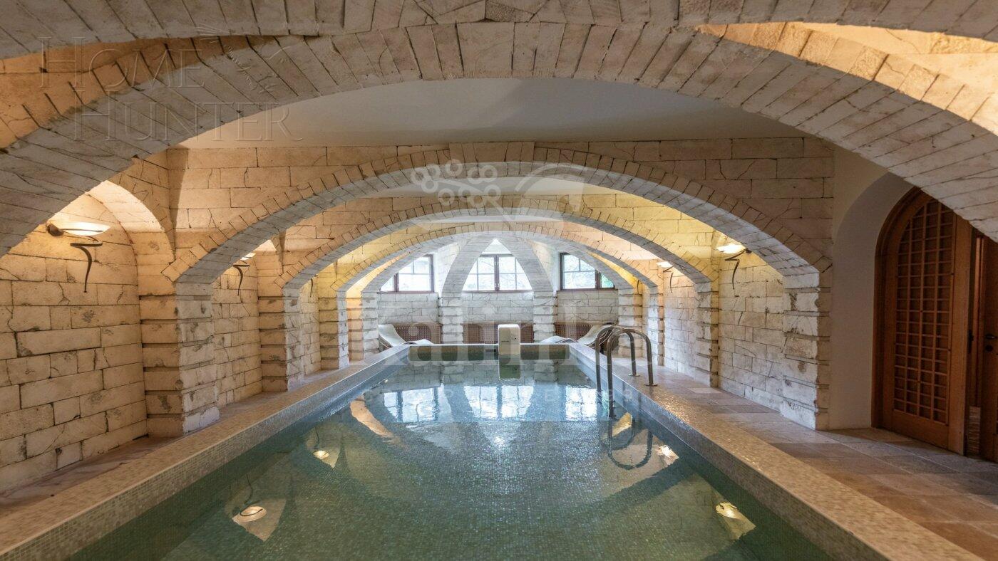 2-этажный коттедж 720 м² с отделкой