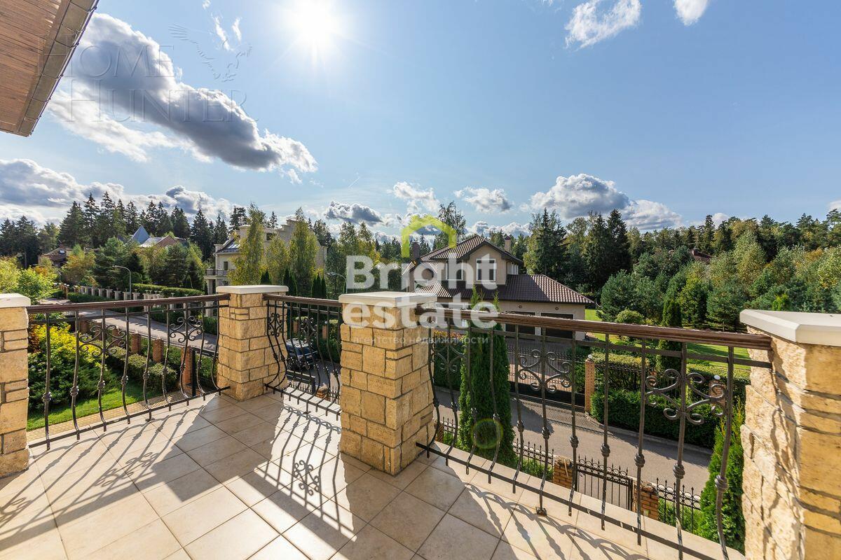 3-этажный коттедж 600 м² с отделкой