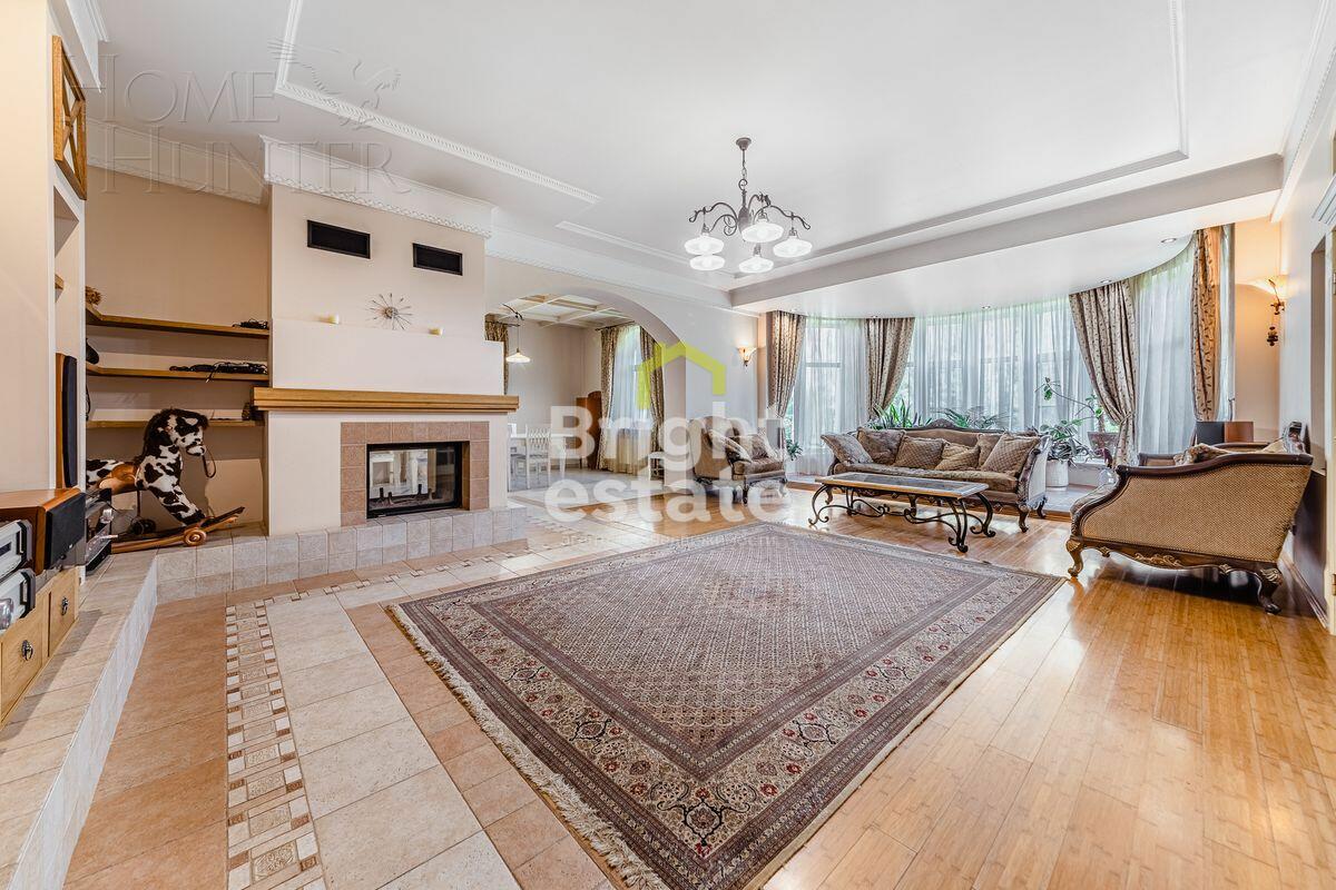 3-этажный коттедж 600 м² с отделкой