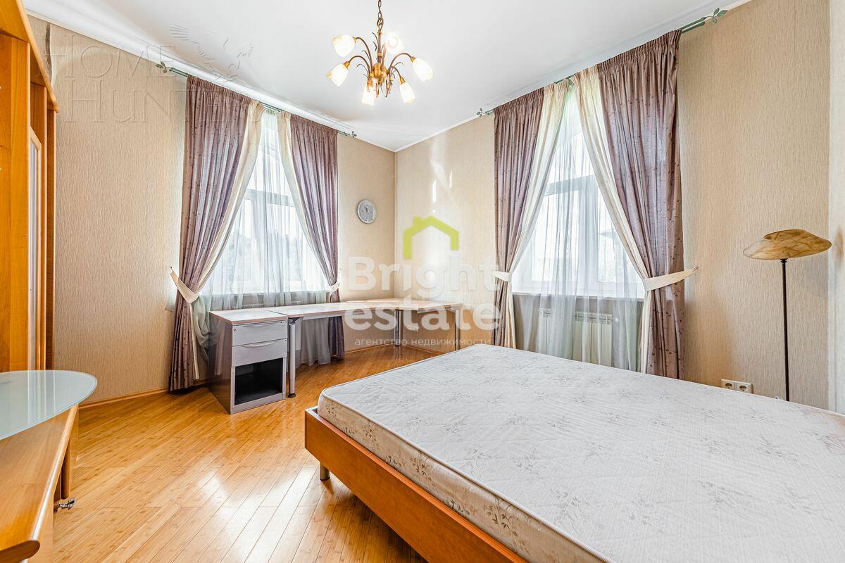 3-этажный коттедж 600 м² с отделкой