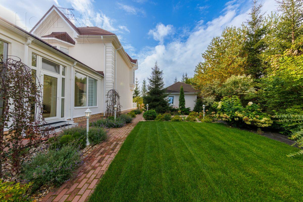 2-этажный коттедж 400 м² с отделкой