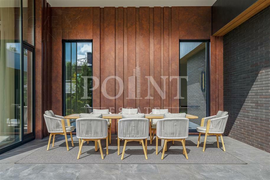 2-этажный коттедж 750 м² с отделкой