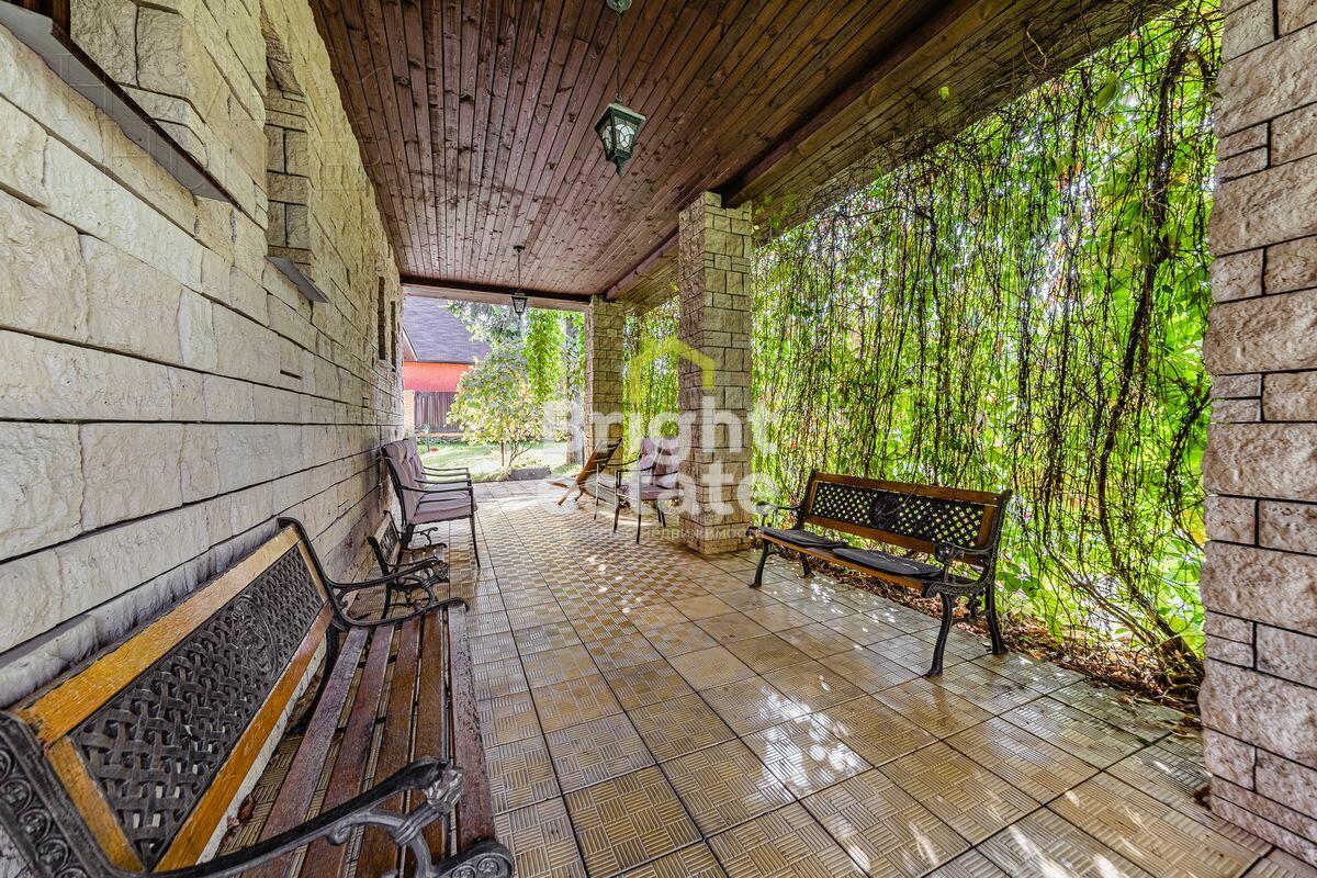 3-этажный коттедж 600 м² с отделкой