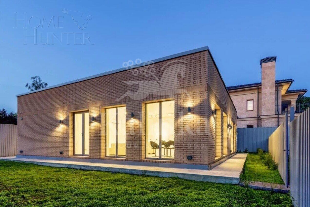 1-этажный коттедж 250 м² с отделкой