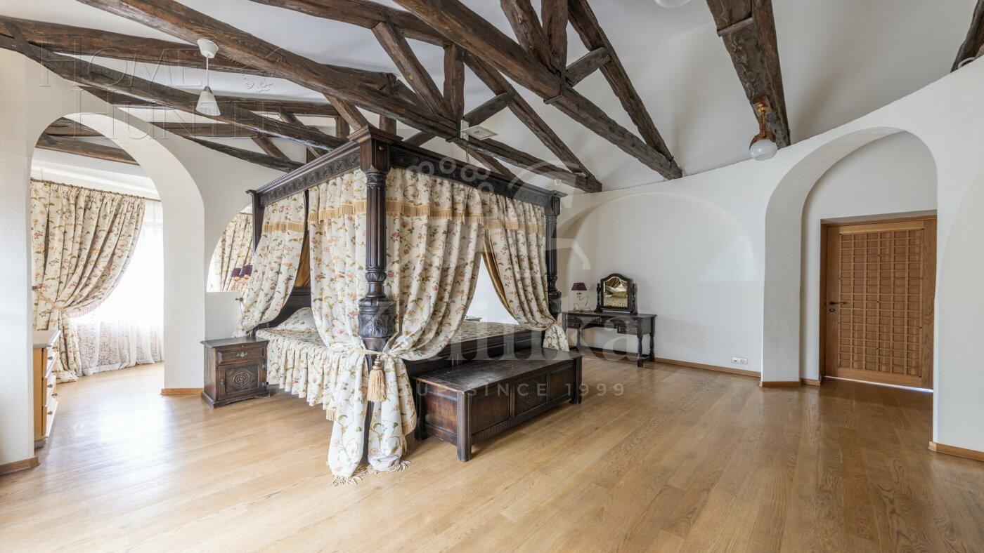 2-этажный коттедж 720 м² с отделкой