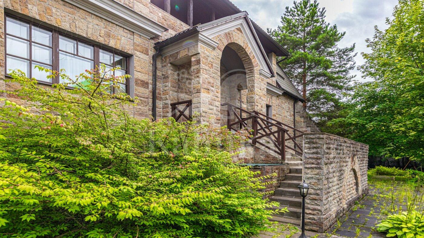 2-этажный коттедж 720 м² с отделкой