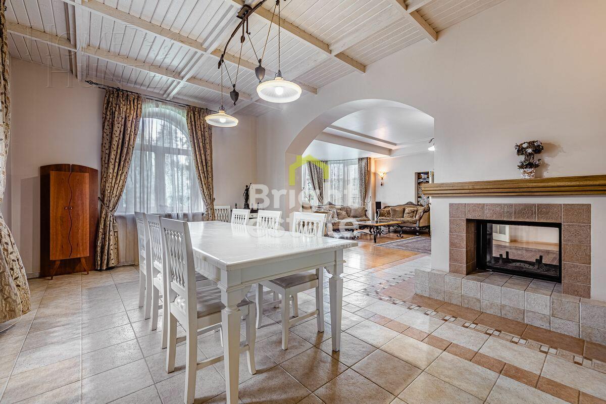 3-этажный коттедж 600 м² с отделкой