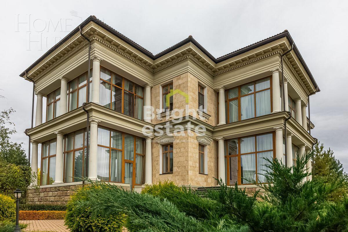 2-этажный коттедж 1 250 м² с отделкой