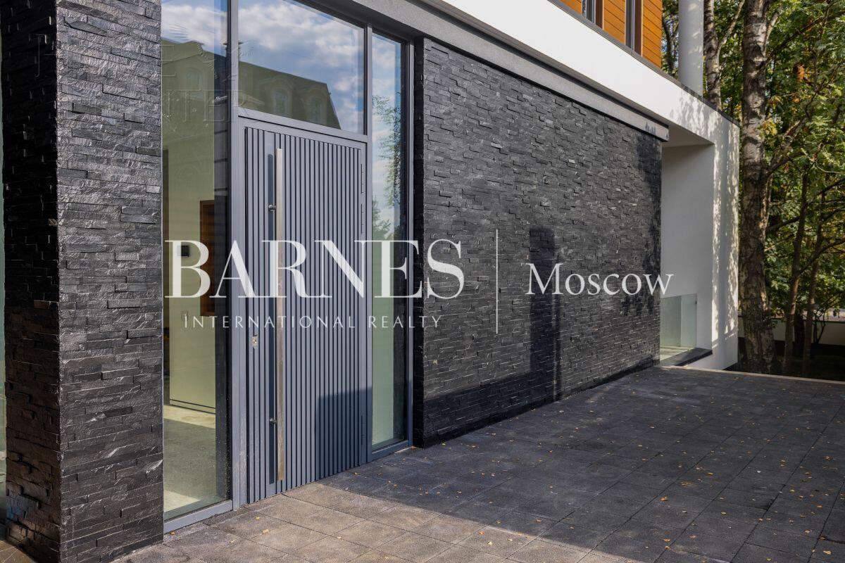 2-этажный коттедж 650 м² с отделкой