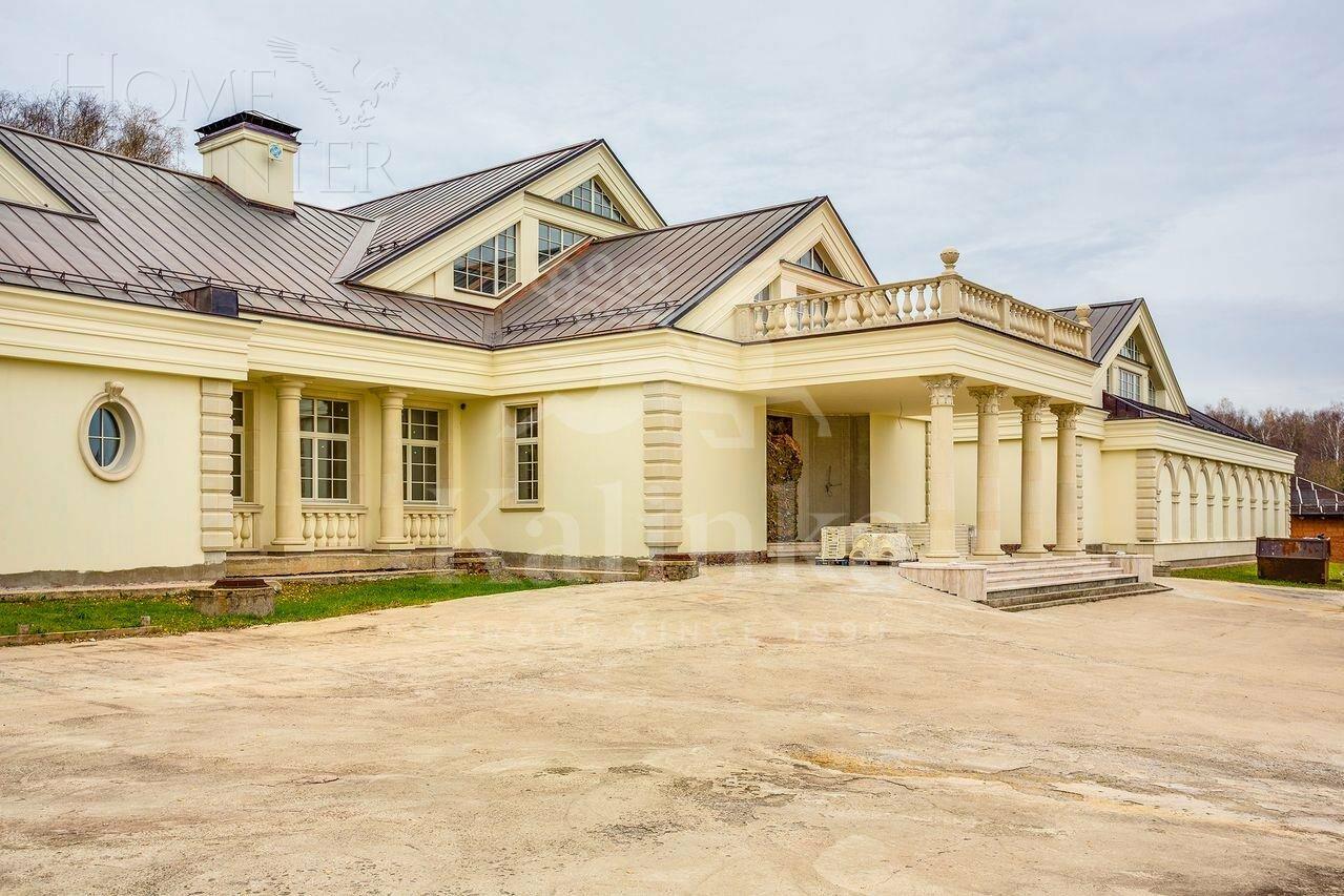 2-этажный коттедж 1 569 м² без отделки