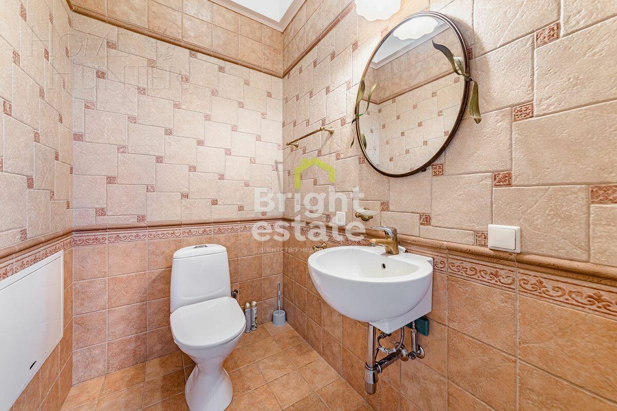 3-этажный коттедж 600 м² с отделкой