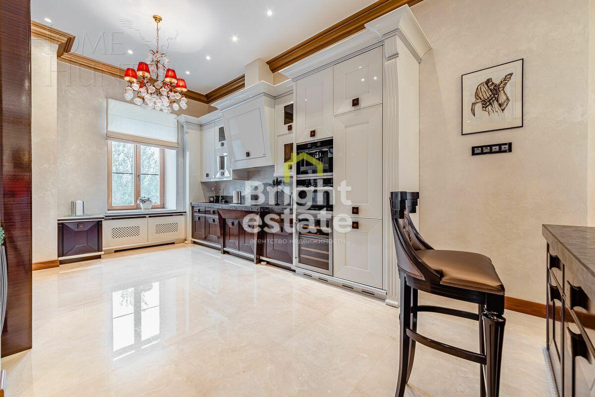 2-этажный коттедж 1 250 м² с отделкой