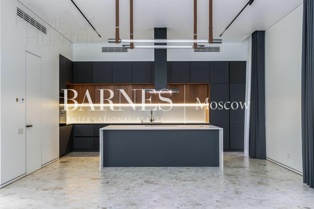 2-этажный коттедж 650 м² с отделкой