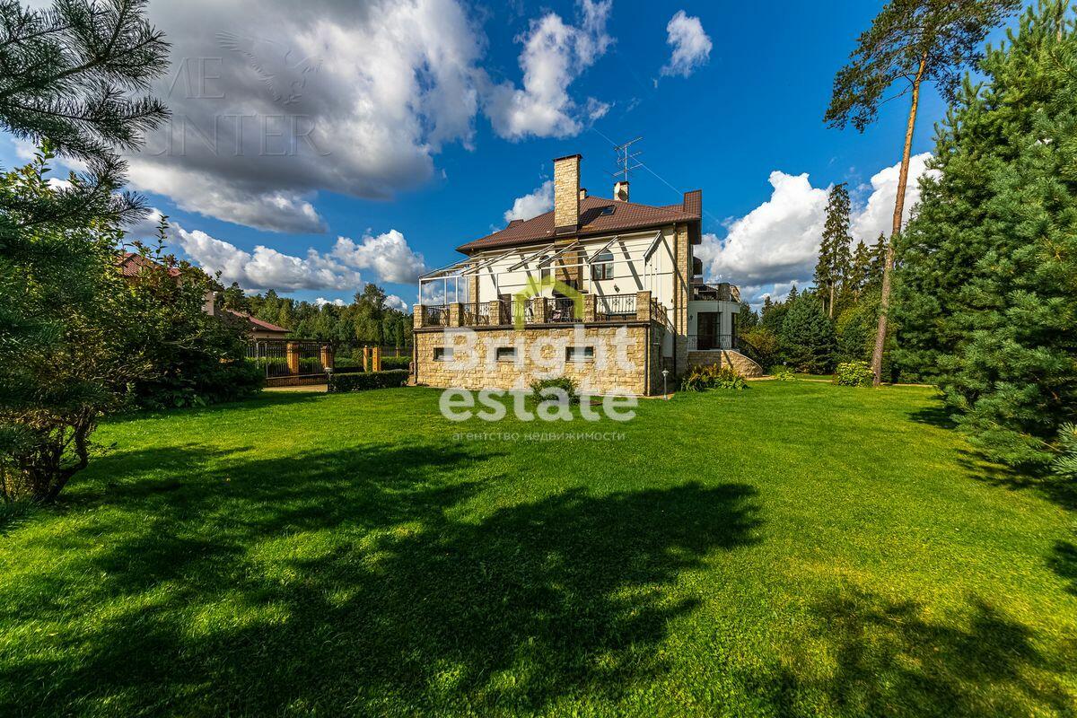 3-этажный коттедж 600 м² с отделкой