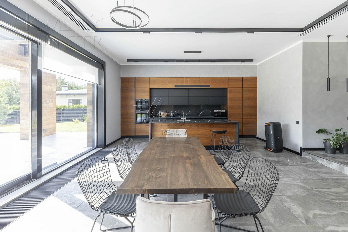 2-этажный коттедж 540 м² с отделкой