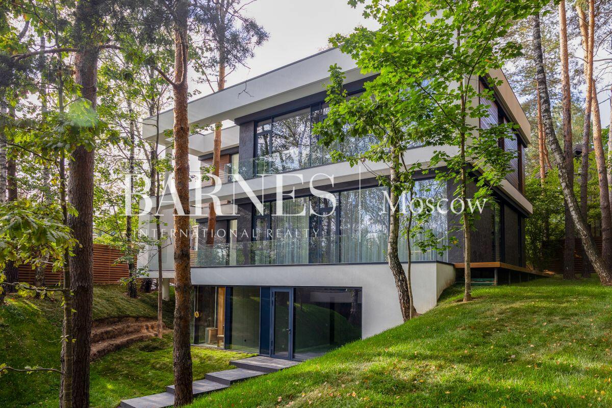 2-этажный коттедж 650 м² с отделкой