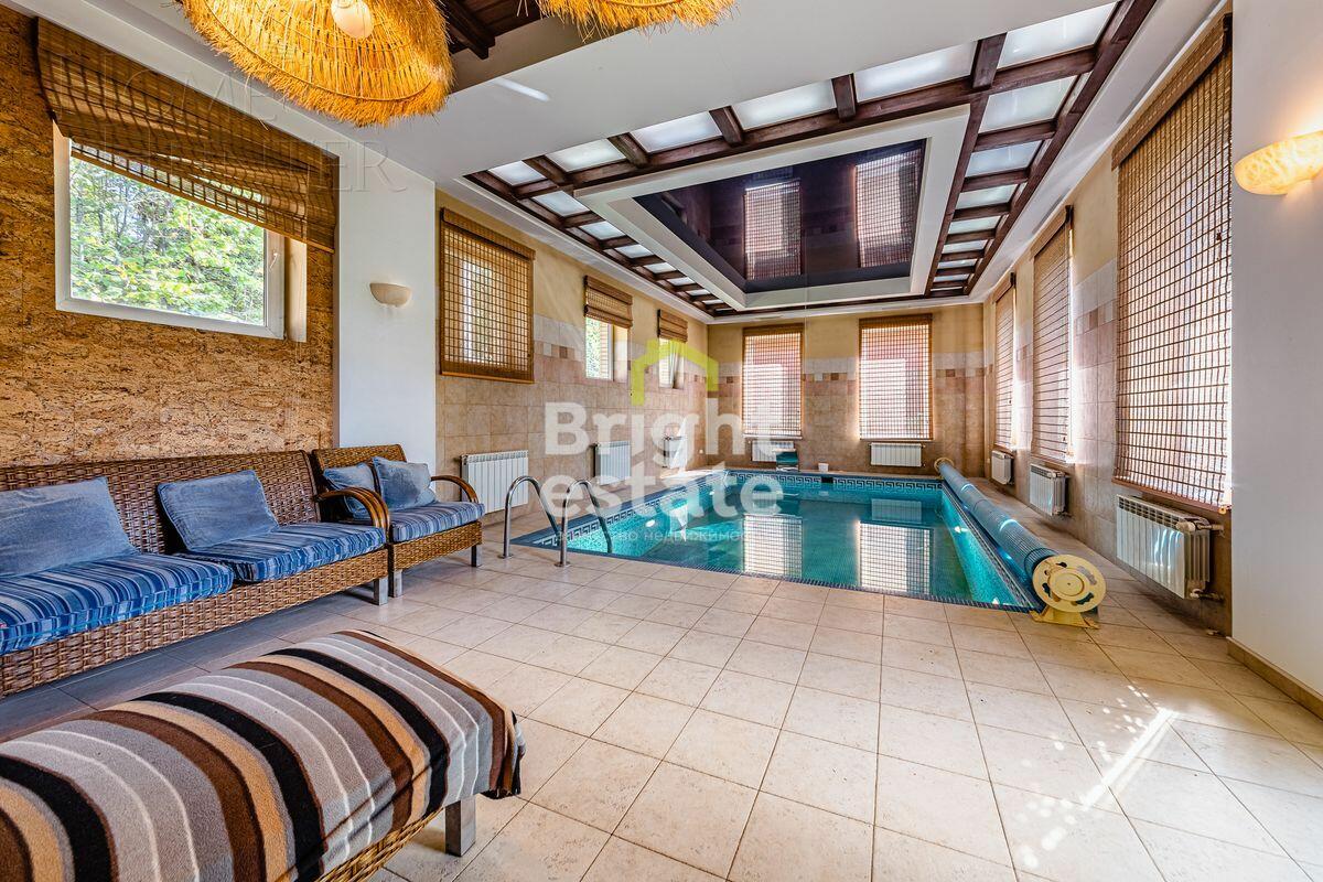 3-этажный коттедж 600 м² с отделкой