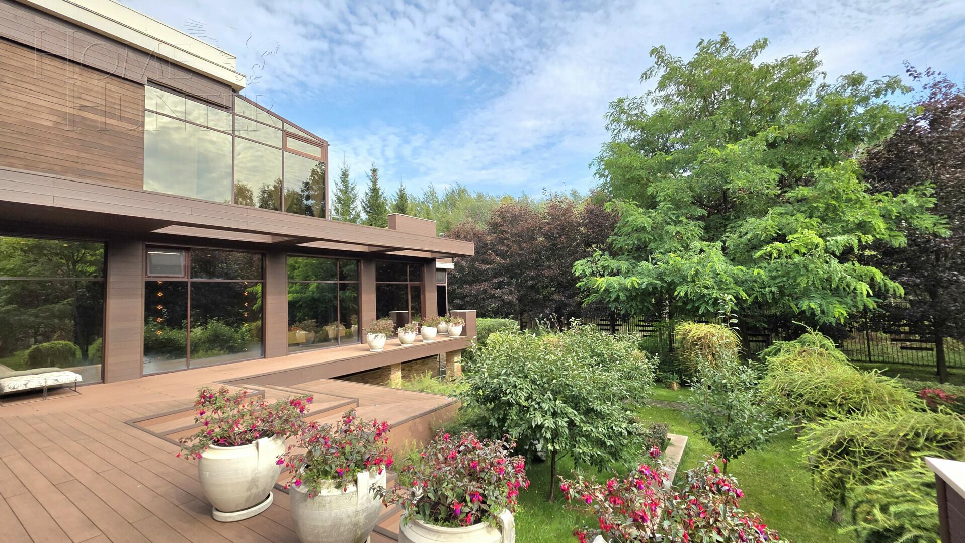 2-этажный коттедж 1 200 м² с отделкой