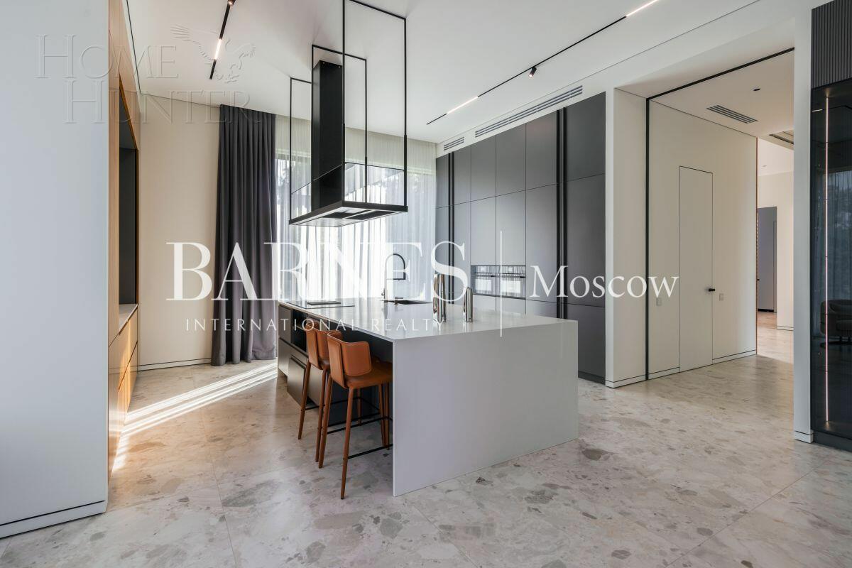 2-этажный коттедж 1 000 м² с отделкой