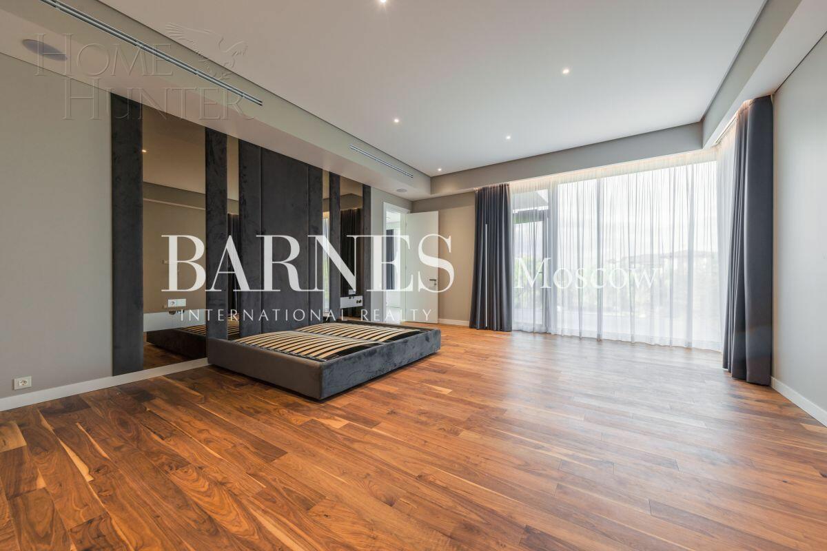 2-этажный коттедж 1 000 м² с отделкой