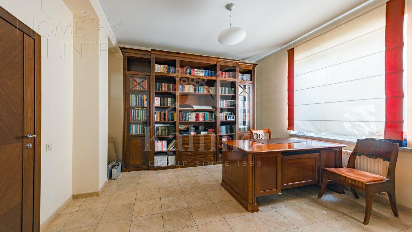 2-этажный коттедж 2 500 м² с отделкой