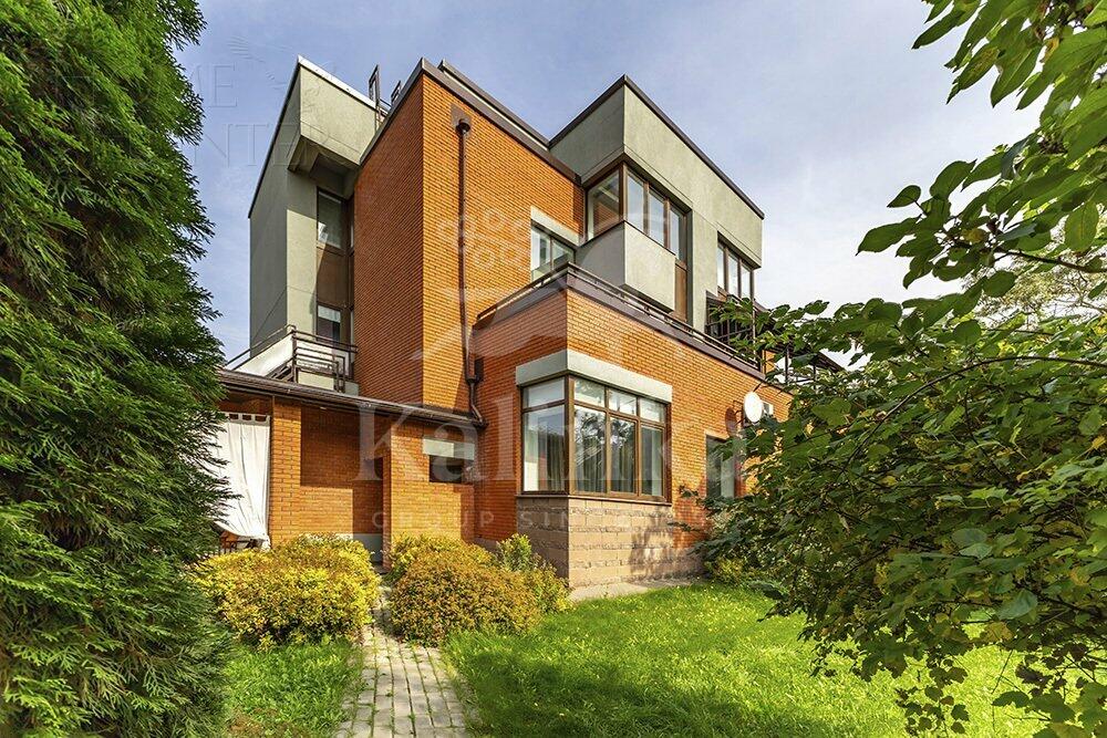 2-этажный таунхаус 500 м² с отделкой