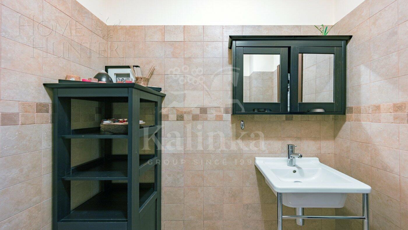 2-этажный коттедж 2 500 м² с отделкой