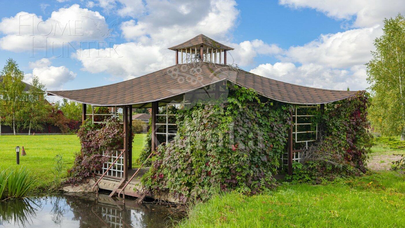 2-этажный коттедж 2 500 м² с отделкой