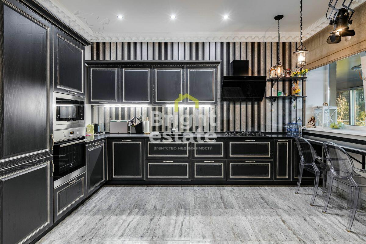 3-этажный коттедж 420 м² с отделкой