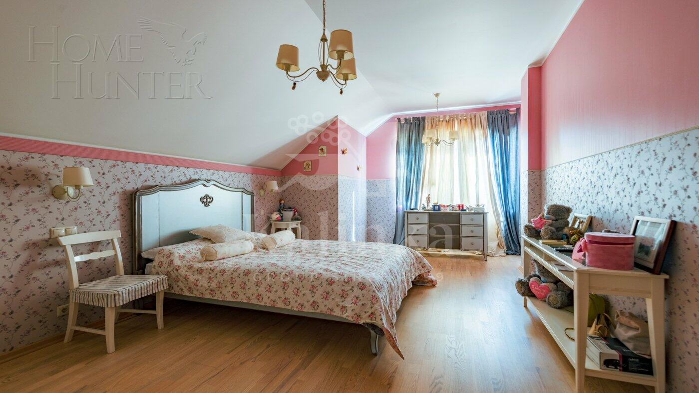 2-этажный коттедж 2 500 м² с отделкой